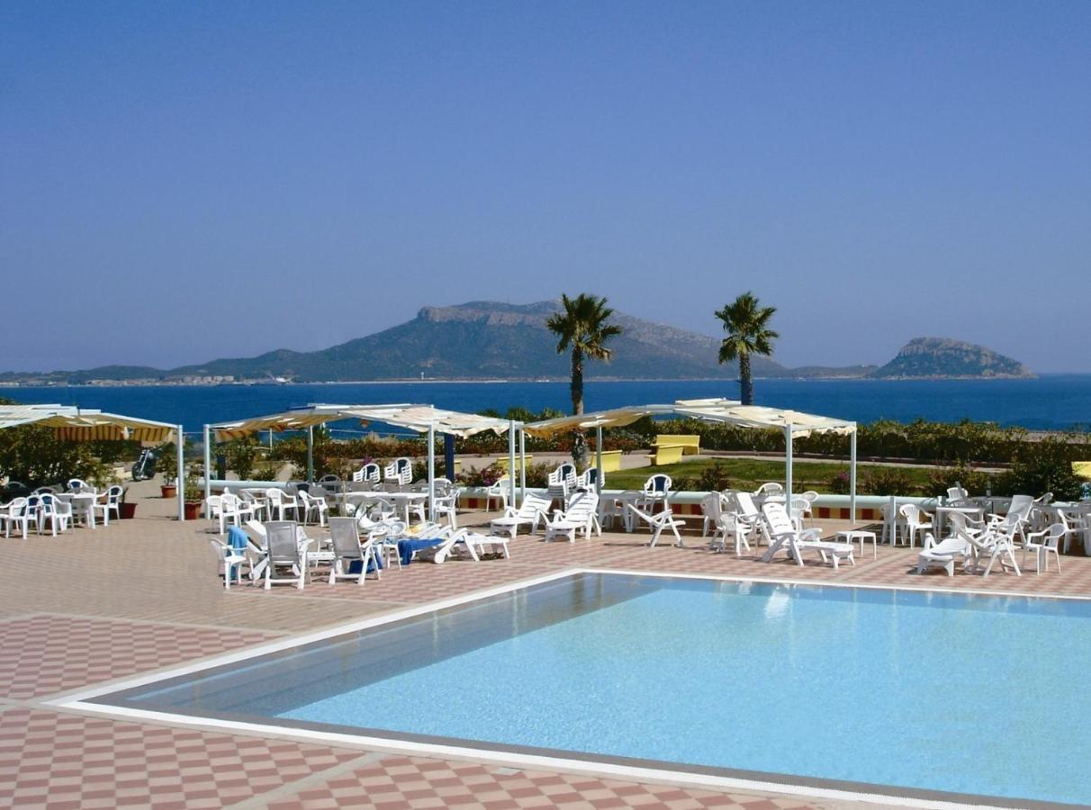 Pittulongu Hotel Baia Aranzos מראה חיצוני תמונה